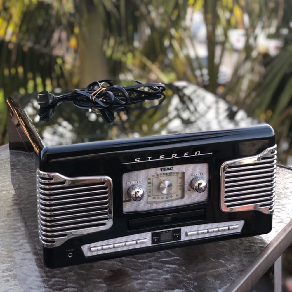 Vintage TEAC Record Player Radio